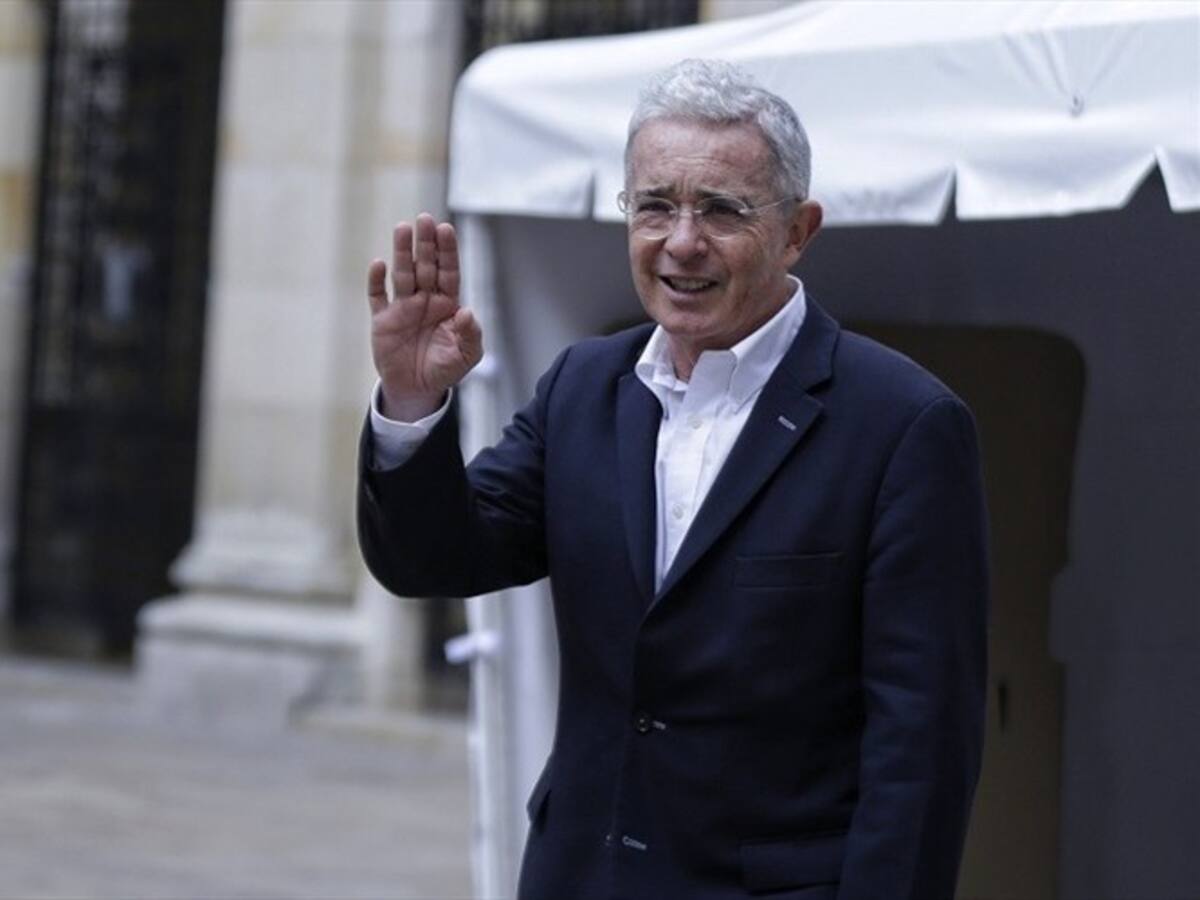 No vemos motivos para ser retirado: Juancho Ortiz sobre premio Cádiz de Álvaro Uribe