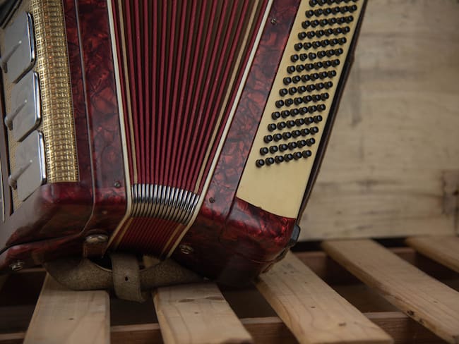 Acordeón, instrumento principal del vallenato. Foto: Getty Images.