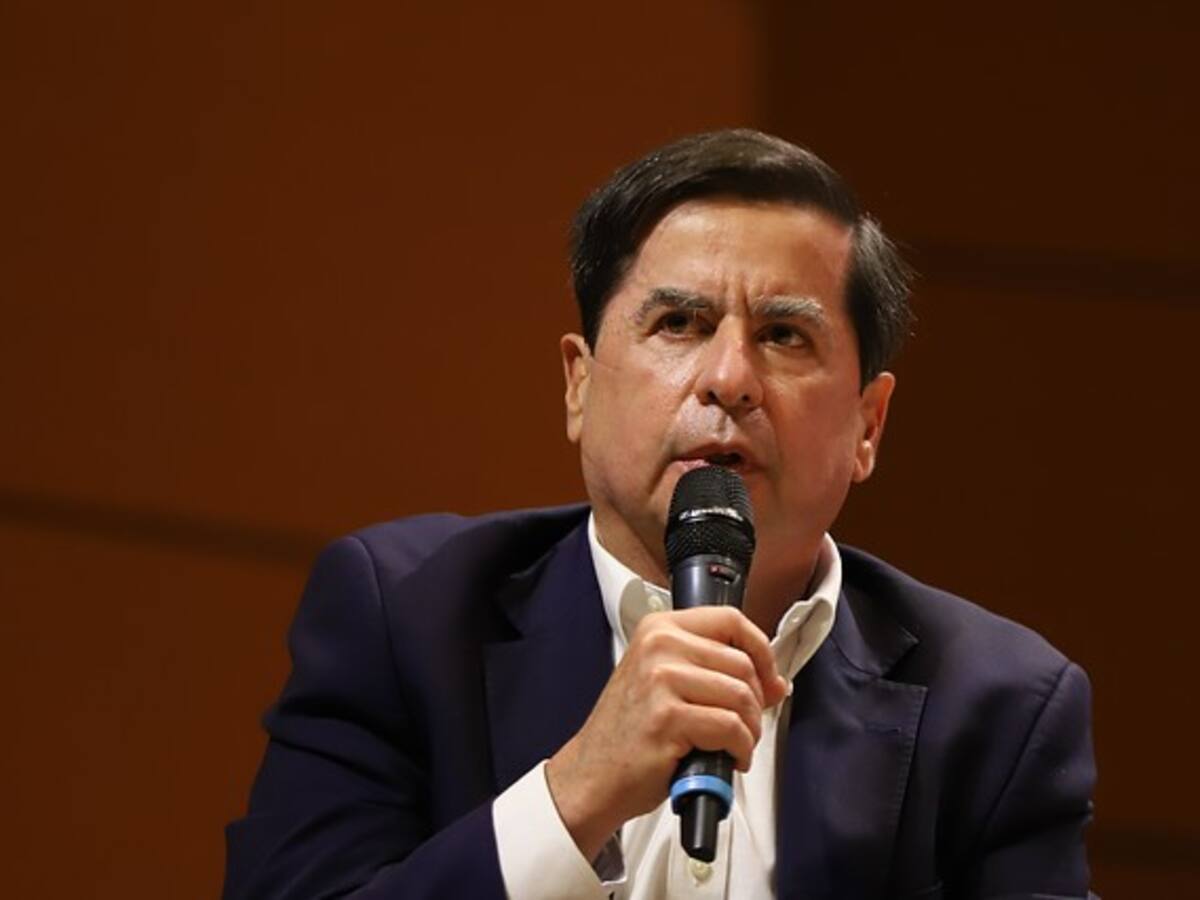 Exministro Cristo respalda que JEP juzgue a eventuales desmovilizados del ELN