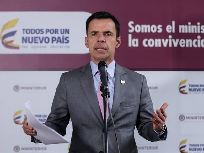 El ministro del Interior, Guillermo Rivera, radicó por segunda vez el proyecto de reglamentación de la Jurisdicción Especial para la Paz en el Congreso de la República. Foto: Colprensa