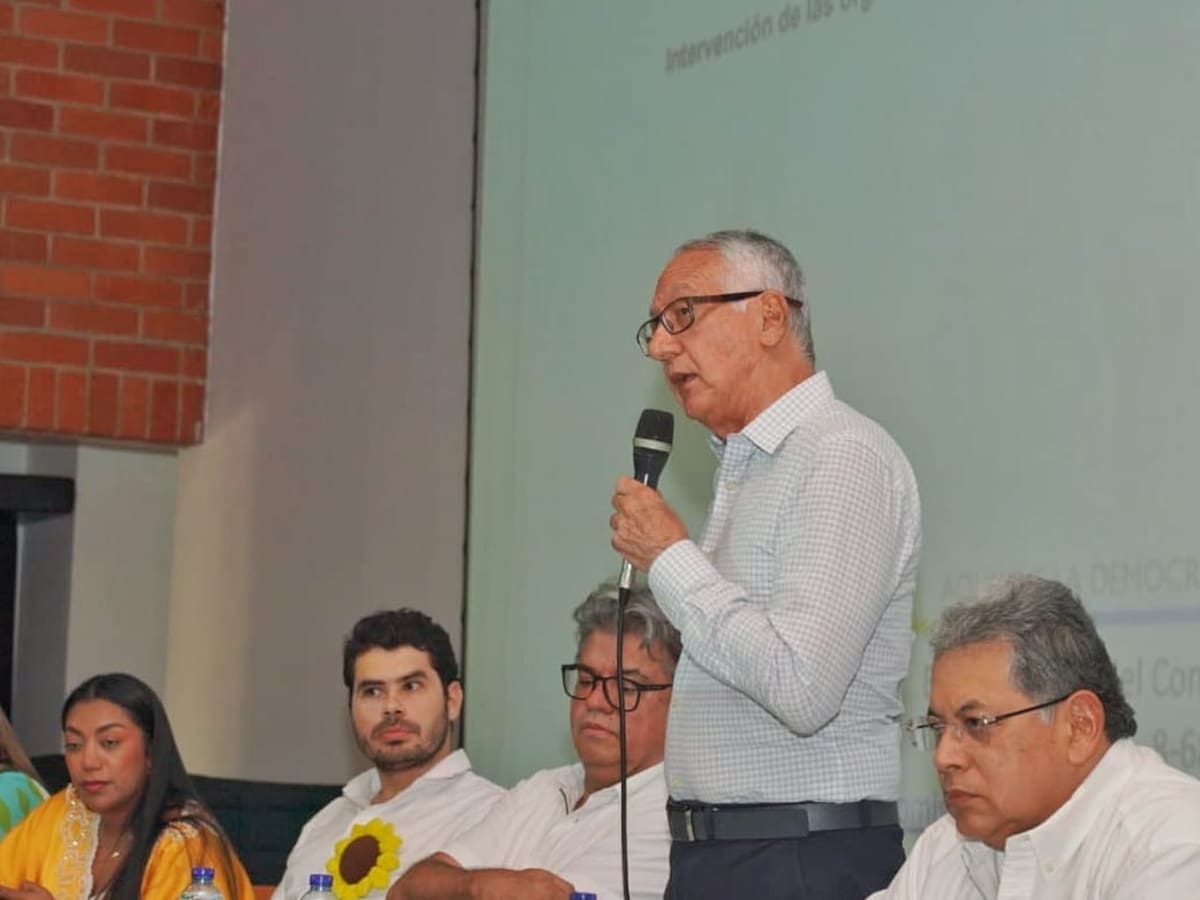 “Si no alcanza la plata, hagamos una reforma tributaria”: la propuesta de MinSalud