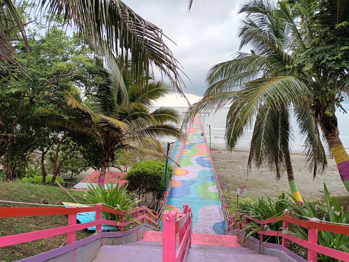 Dos municipios costeros de Córdoba cerraron temporalmente las playas por fuerte oleaje