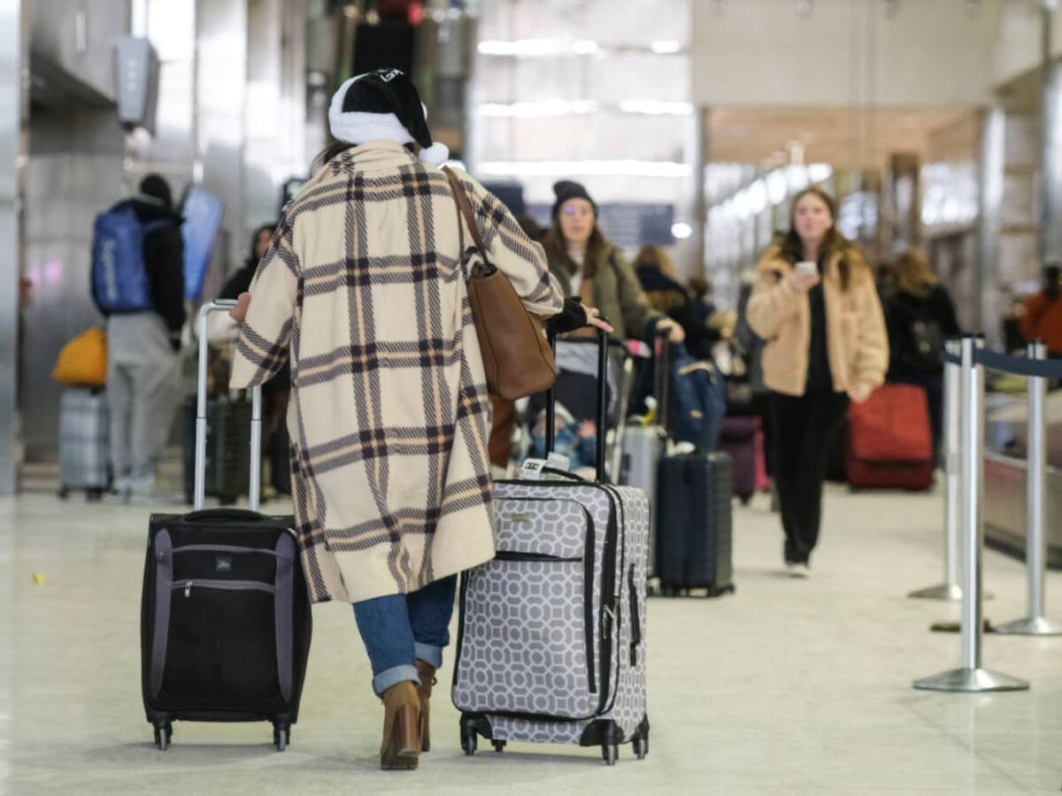 Más cancelaciones en aeropuertos de Florida por la tormenda invernal