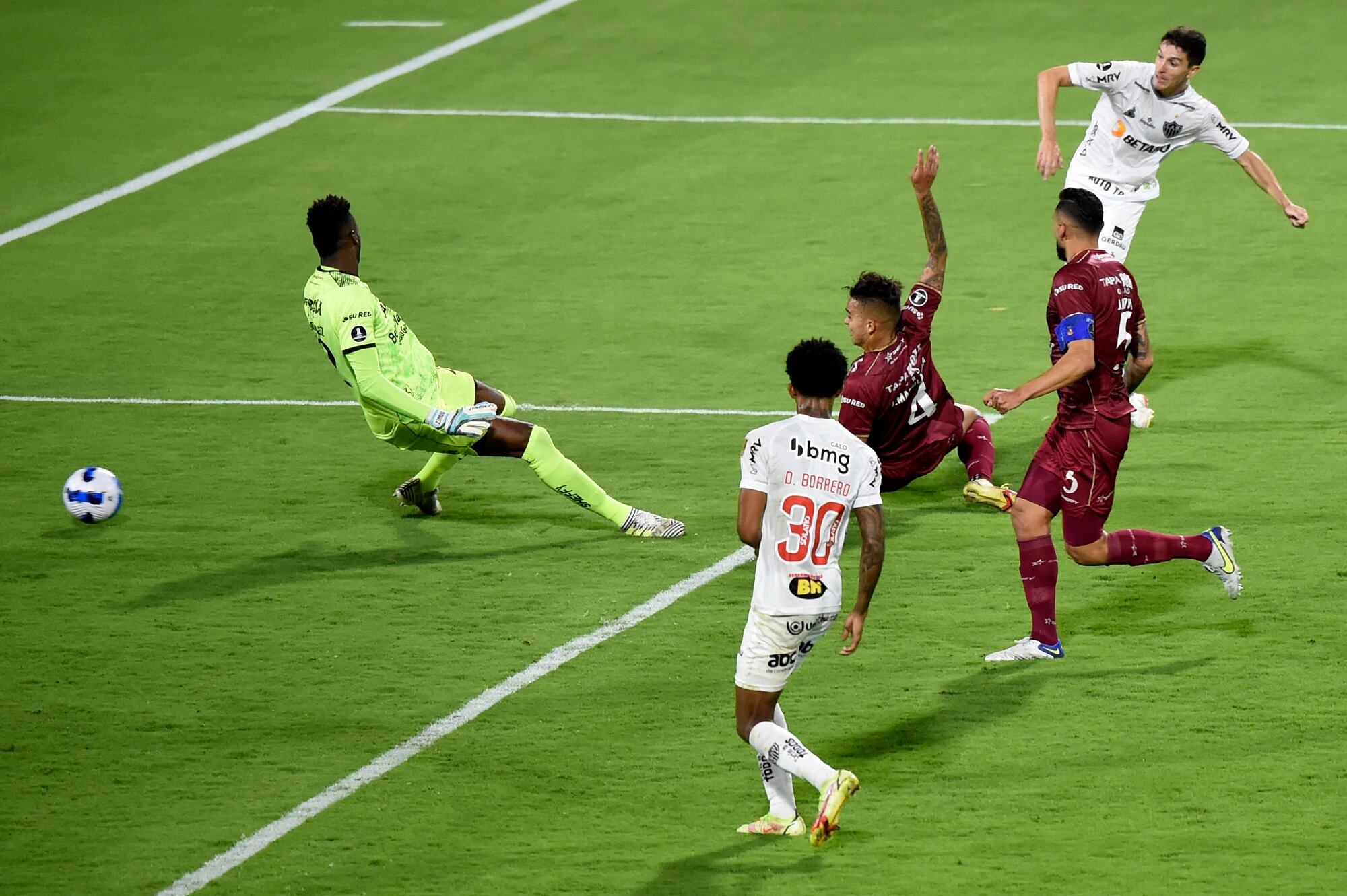 Deportes Tolima ante Atlético Minerio por Copa Libertadores (Photo by DANIEL MUNOZ/AFP via Getty Images)