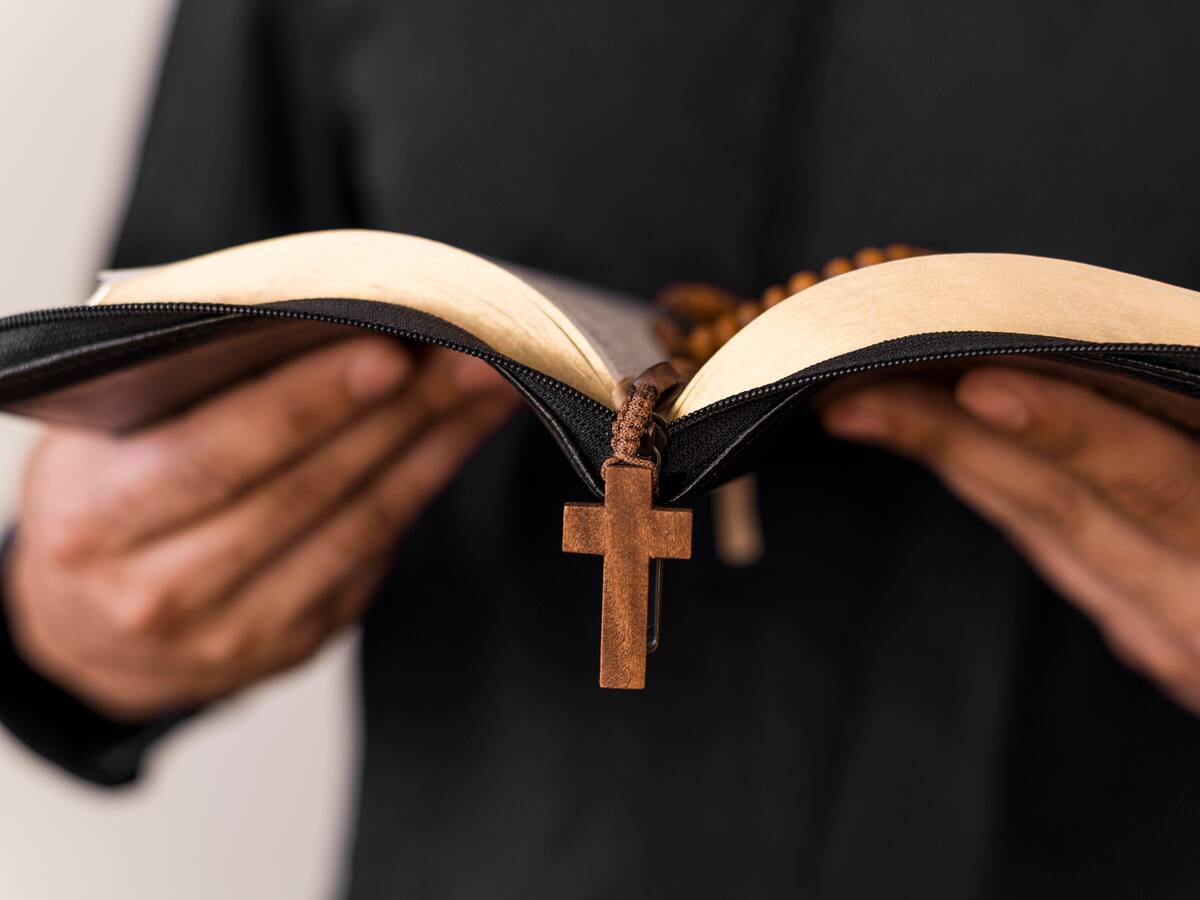 Patrick van der Vorst, de millonario en Londres a sacerdote en Roma