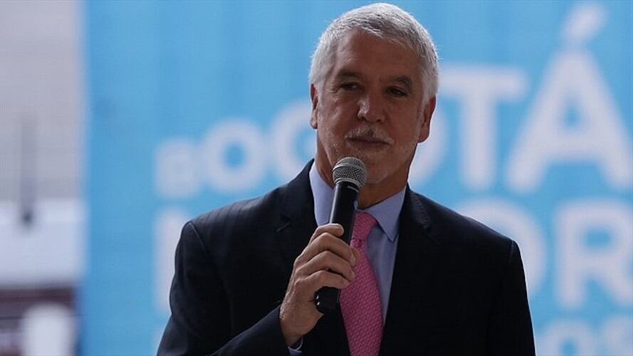 Alcalde Peñalosa responde a críticas tras adjudicación de nueva flota de Transmilenio . Foto: Colprensa