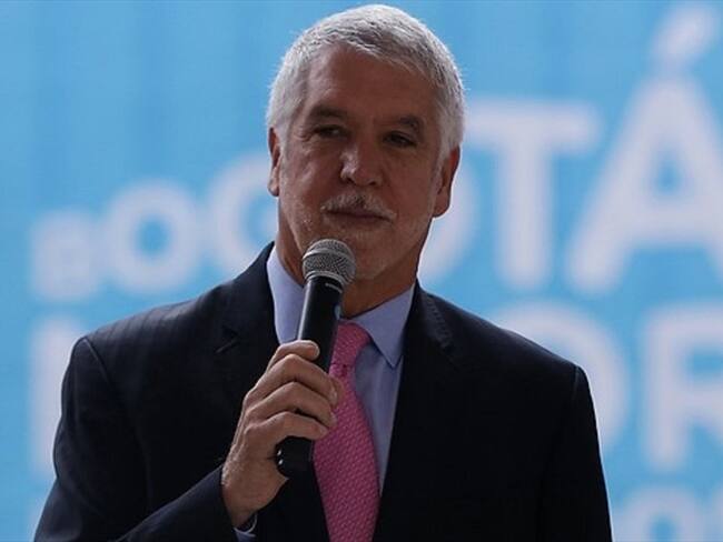 Alcalde Peñalosa responde a críticas tras adjudicación de nueva flota de Transmilenio . Foto: Colprensa