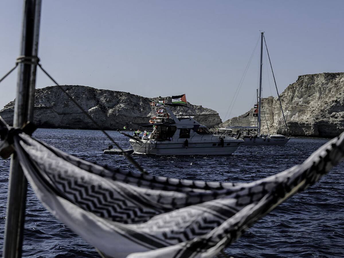 Si rechazan deportación, serán encarcelados: activista sobre 500 capturados de flotilla rumbo a Gaza