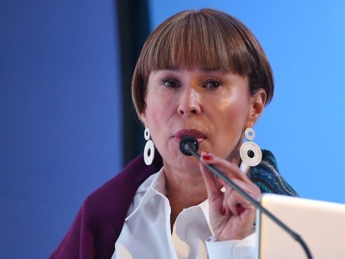 Alicia Arango renuncia al Ministerio del Interior