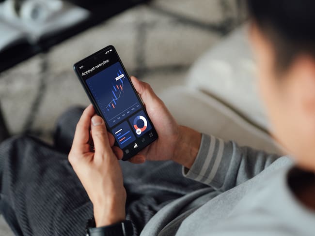 Denuncian riesgos en aplicaciones que ofrecen “dinero fácil”