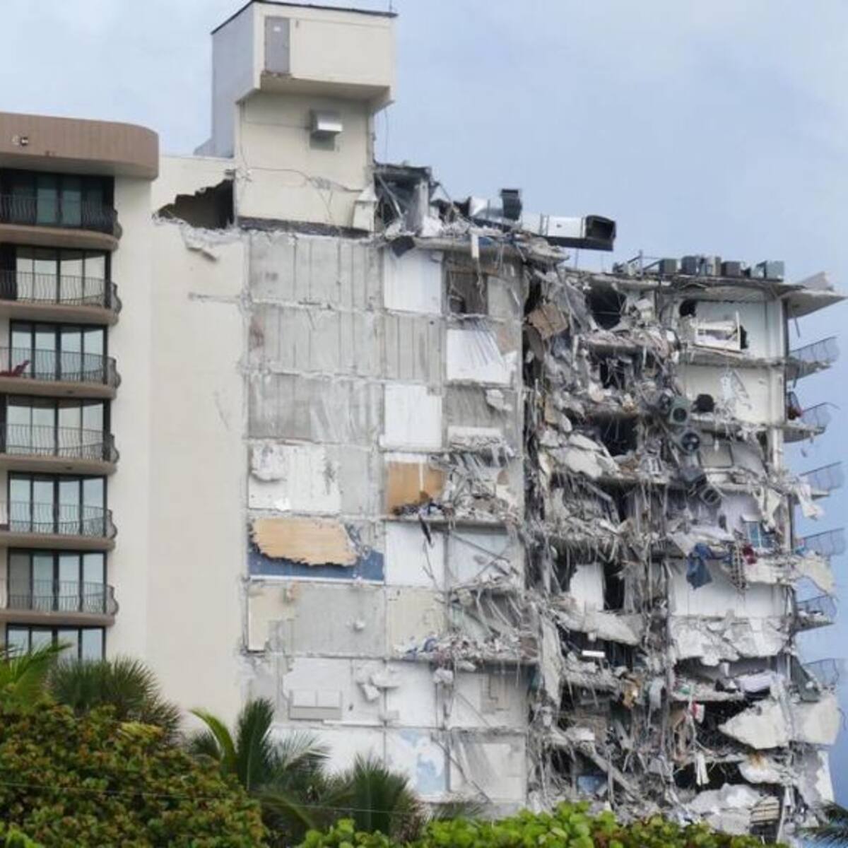 Fue una escena muy caótica: policía recuerda el derrumbe del edificio en Surfside