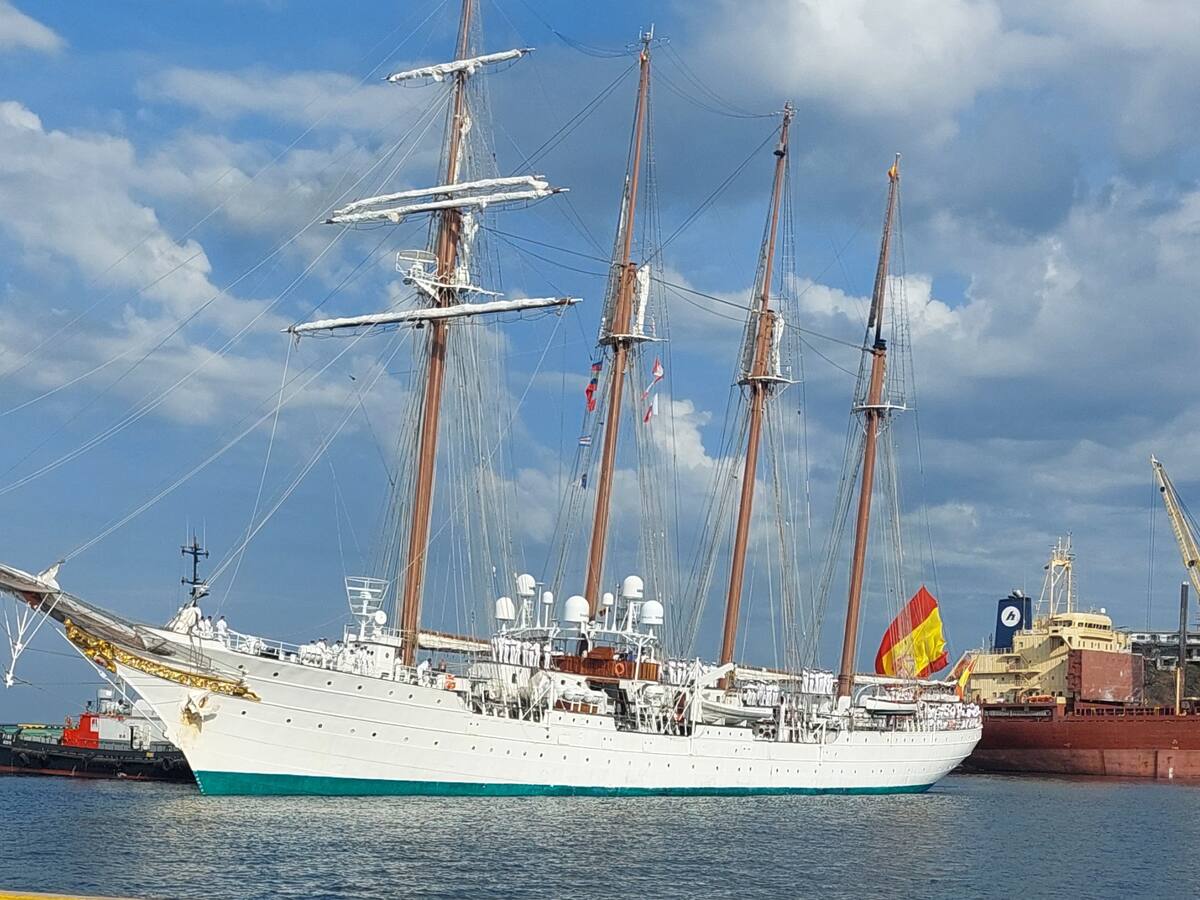 Llegó a Santa Marta el buque escuela Juan Sebastián de Elcano