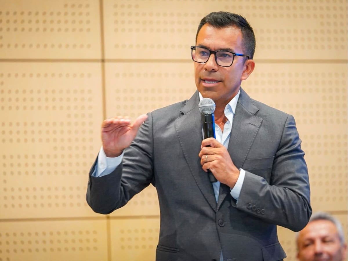 Gobernador de Cundinamarca anuncia inversión de 20 mil millones para corredor vial en Cundinamarca.