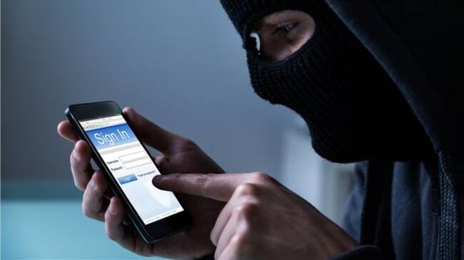 ¿También usas contraseñas del trabajo para las apps que te descargas? Foto: BBC Mundo.