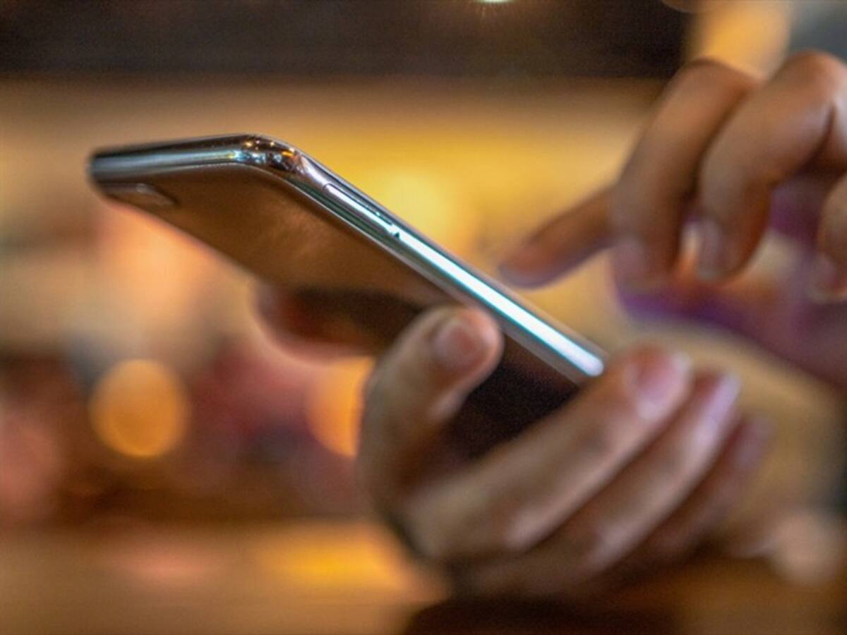 Tribunal ordena a hombre borrar fotos de su expareja en redes sociales