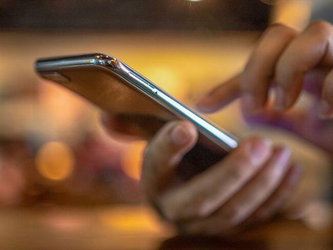 El Tribunal Administrativo de Cundinamarca ordenó a un hombre eliminar de sus redes sociales cualquier contenido, como fotos, videos, comentarios, entre otros, que mencione a su ex pareja. Foto: Getty Images / BOONCHAI WEDMAKAWAND