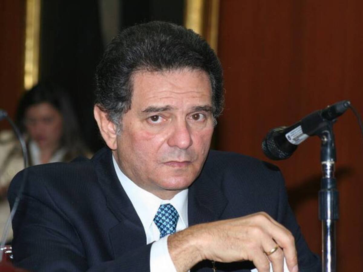 Parapolítica: exsenador Julio Manzur se jugará su futuro en la JEP en enero