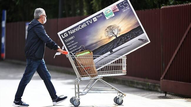 Entre el 1 de junio y el 17 de junio, la Superintendencia de Industria y Comercio ha recibido 232 quejas relacionadas con incrementos de precios por el Día Sin IVA. Foto: Colprensa