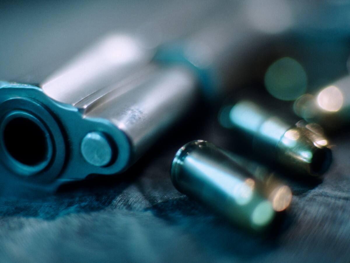 En Ecuador preocupa que tengamos sicarios con permiso para portar armas: abogado experto