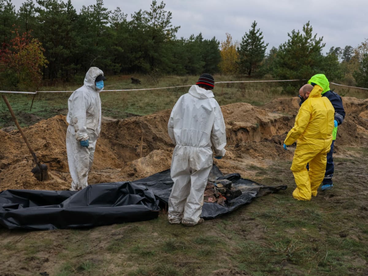 Autoridades ucranianas reportaron el hallazgo de una fosa común en Jersón