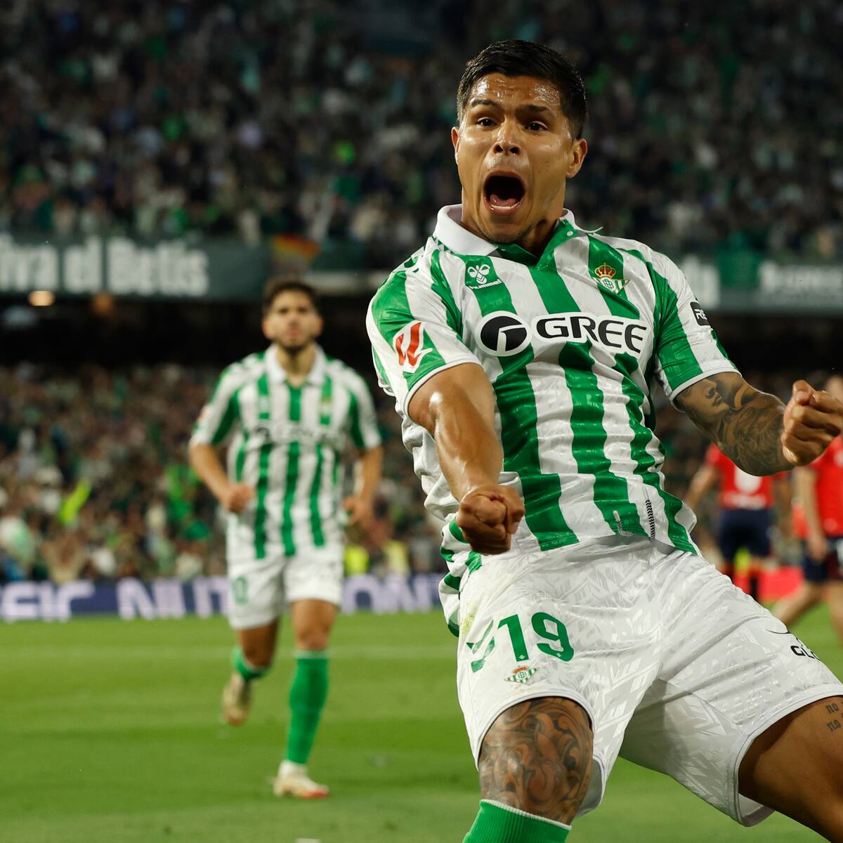 Juan Camilo ‘Cucho’ Hernández volvió a marcar con el Betis y pide pista en la Selección Colombia