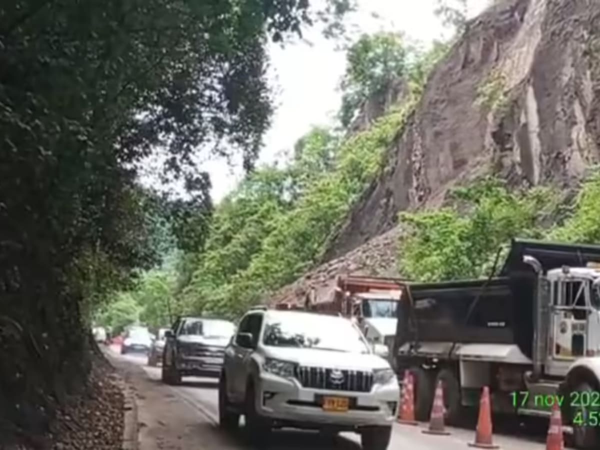 Avanzan trabajos para abrir la vía Anapoima – Apulo tras derrumbe