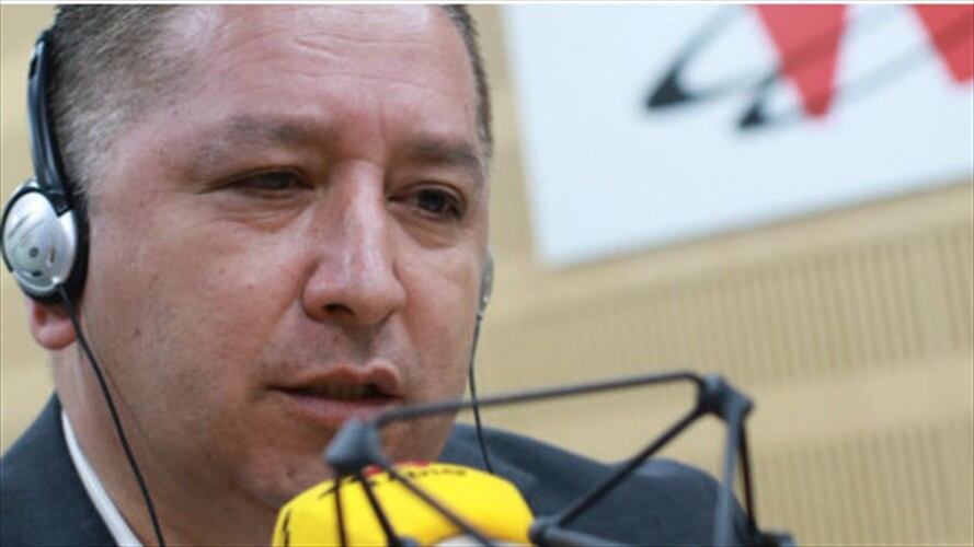 Luis Fernando Velasco, Antonio Sanguino, Herbin Hoyos y Álvaro Hernán Prada debatieron en La W sobre controversial referendo que busca acabar con la JEP y reformar las Altas Cortes. Foto: W Radio