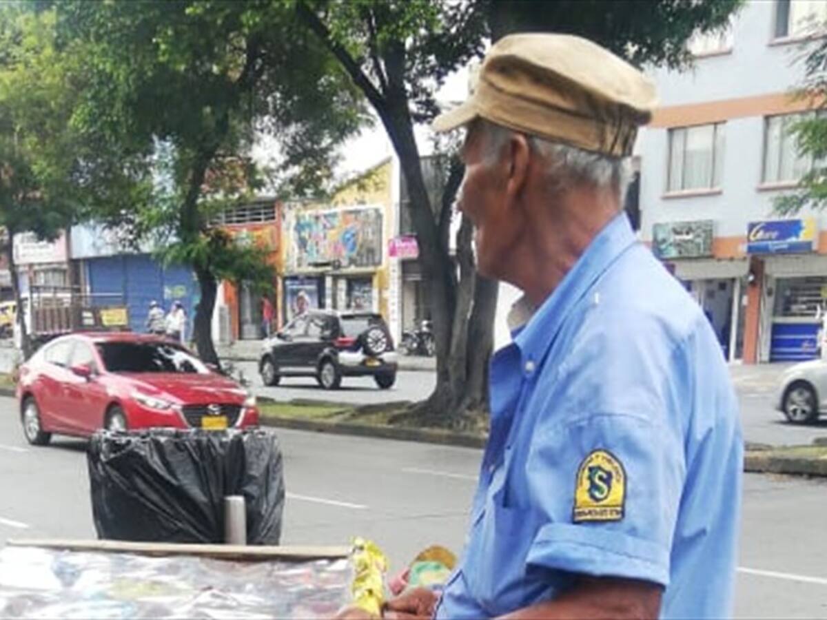 Inician diálogos con vendedores ambulantes de Cali para recuperar el espacio público
