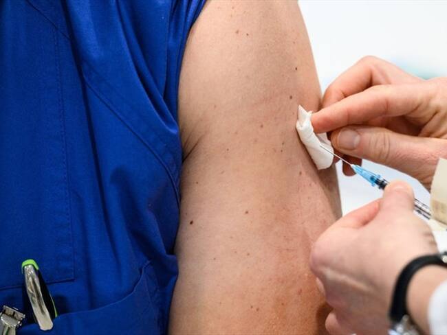 La decisión de iniciar la vacunación el martes fue acordada por Fernández con los gobernadores provinciales. Foto: Getty Images