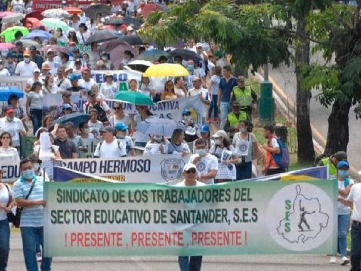 Más de 100.000 estudiantes no tendrán clases en Santander por paro de docentes