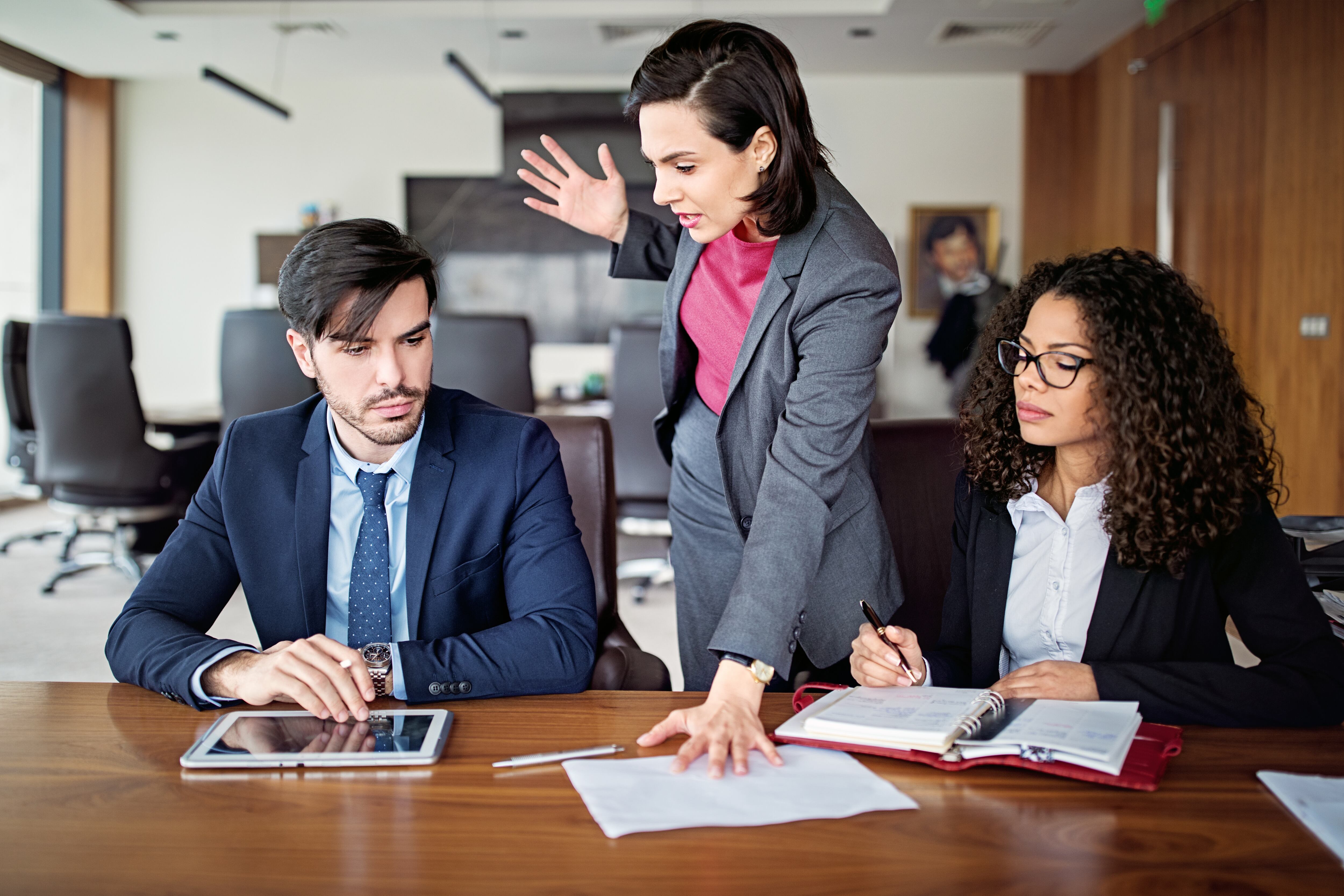 Acoso y sanciones laborales. Foto: Getty Images.