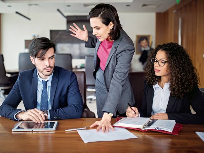 Acoso y sanciones laborales. Foto: Getty Images.