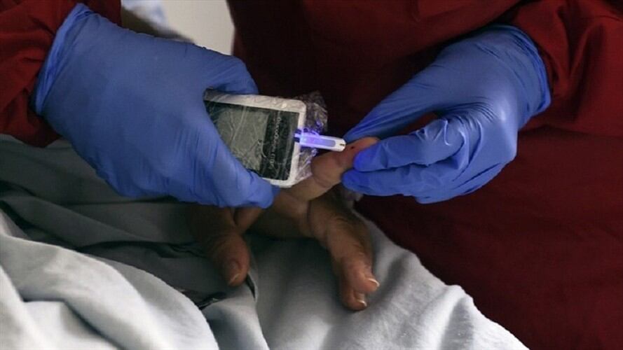 Detectan brote de coronavirus en albergue para mujeres en Santa Marta. Foto: Getty Images