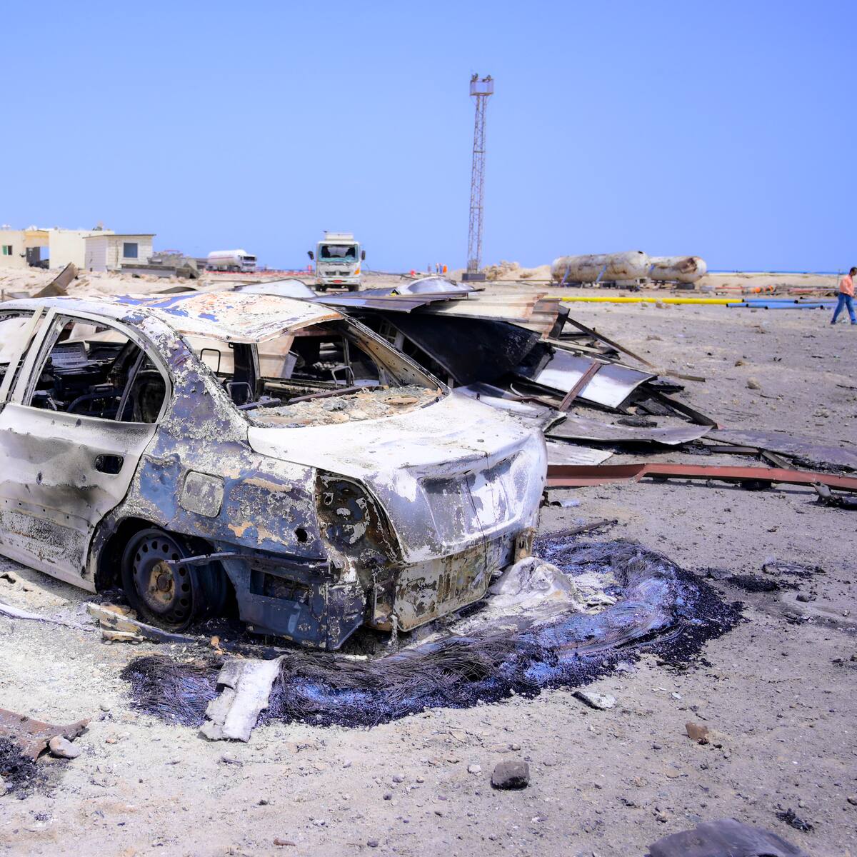 Rebeldes hutíes de Yemen reportan bombardeos “estadounidenses-israelíes” contra Hodeida