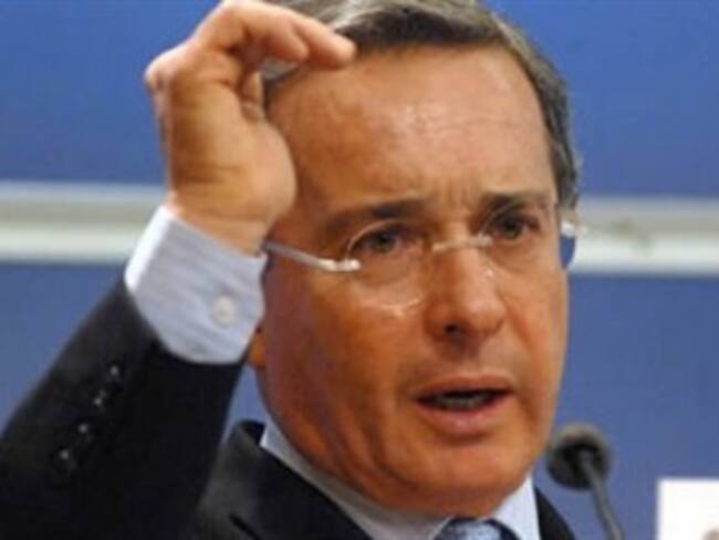 Uribe dice que Santoyo debe decir &#039;si recibió mal ejemplo&#039; suyo