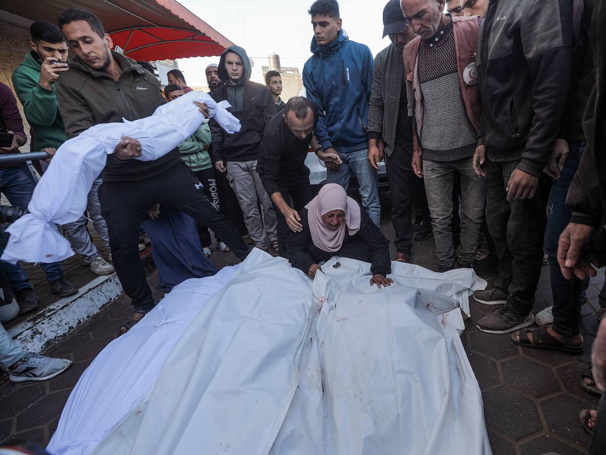 Bombardeo israelí mató a 6 palestinos que custodiaban ayuda humanitaria en el sur de Gaza