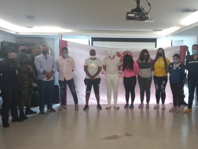 Dos de los integrantes de la banda estaban vinculados al sector de la Salud, y serían quienes se encargaban de intervenir quirúrgicamente a las víctimas. Foto: Fiscalía General de la Nación