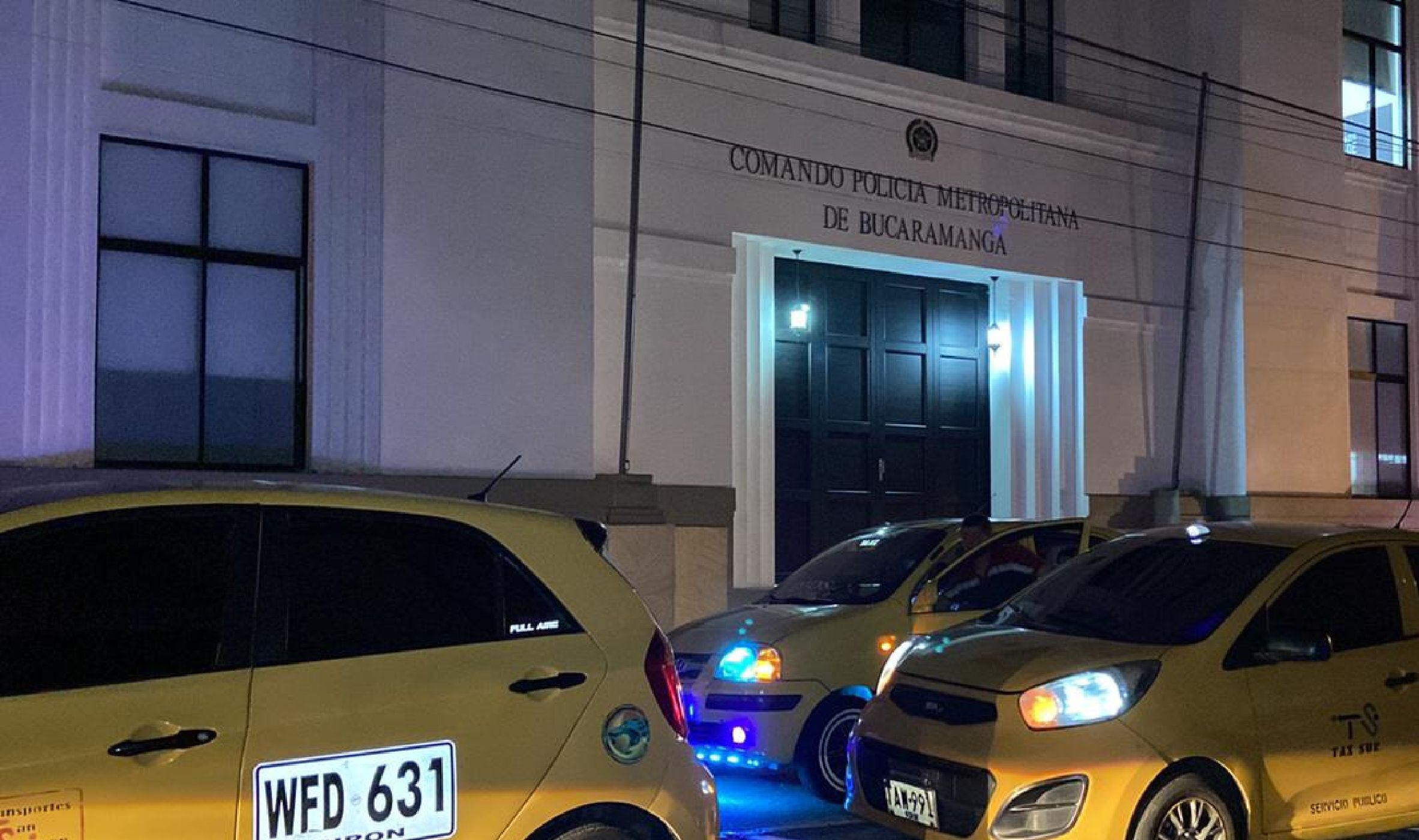 CARAVANA TAXISTAS/ POLICÍA BUCARAMANGA