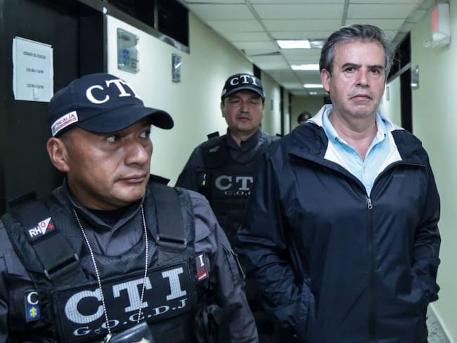 Álex Vernot habla en La W sobre su detención: “Hoy no hay orden de captura en mi contra”