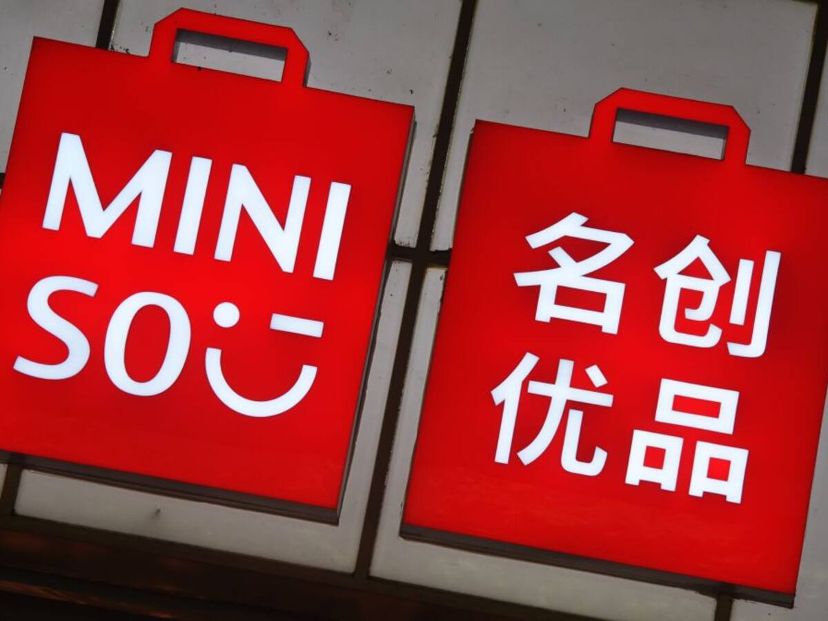 Ordenan a Miniso, Dollarcity y YOI dar información de los productos en español