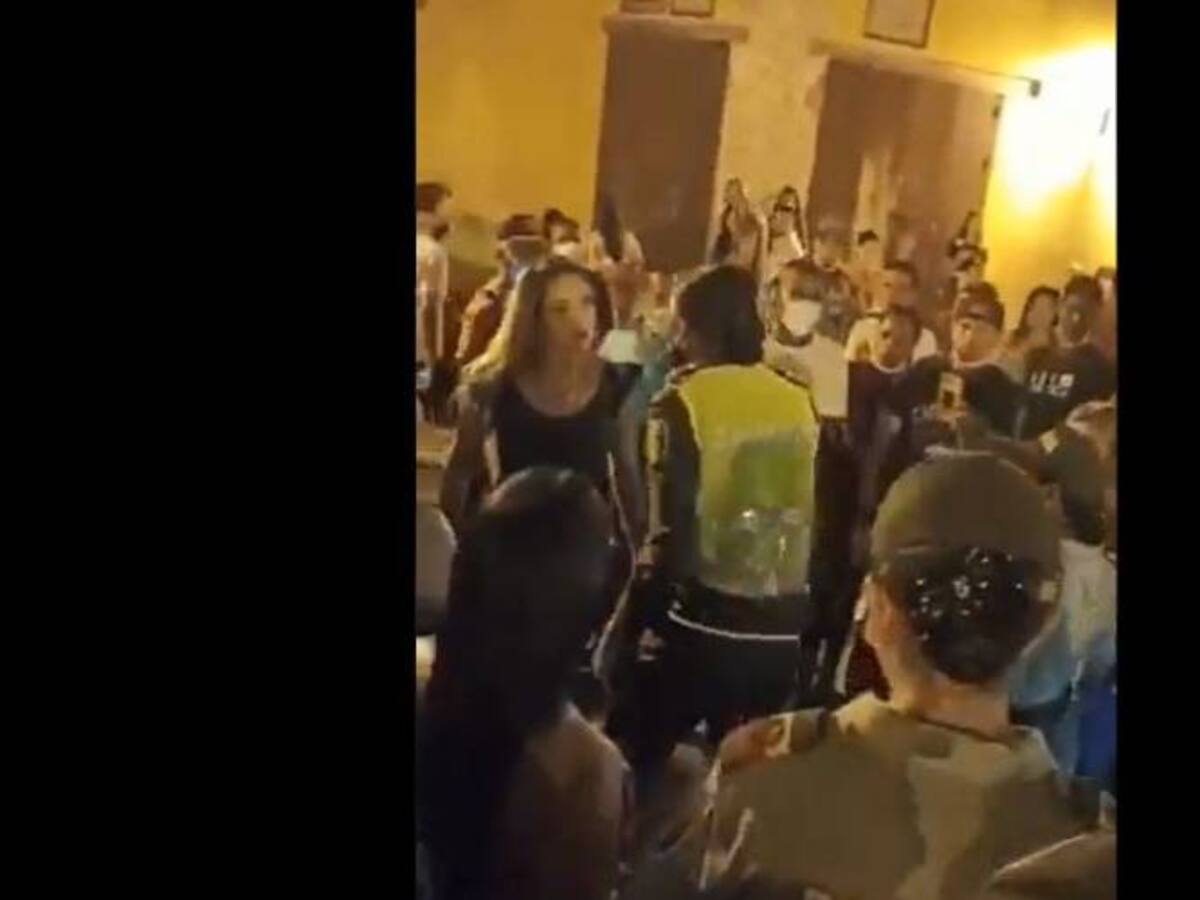 Turista y agente de la Policía se enfrentan a golpes en Cartagena