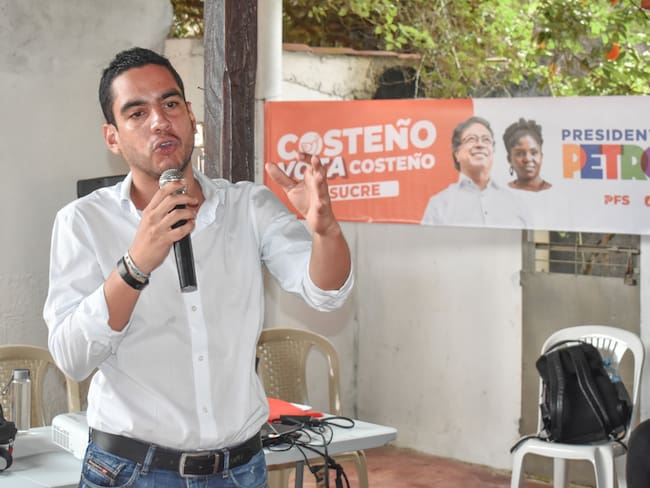 El senador Alex Flórez no donará su salario como antes lo exigía a otros