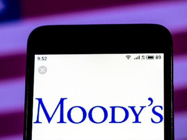 Moody's sube perspectiva de Colombia a estable, pero Fitch la baja a negativa. Foto: Getty Images