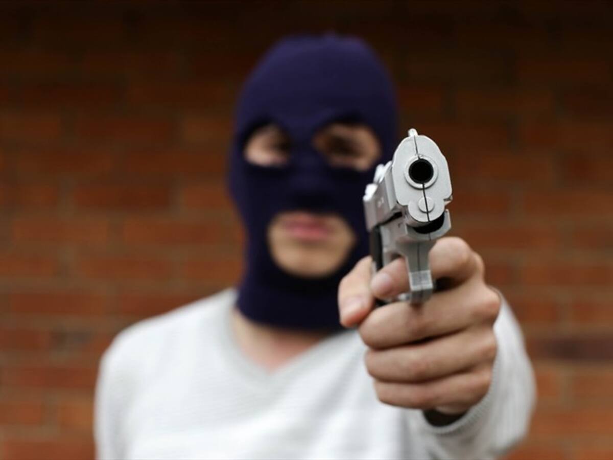 Buscan a delincuentes que ingresaron a una unidad residencial en Cali
