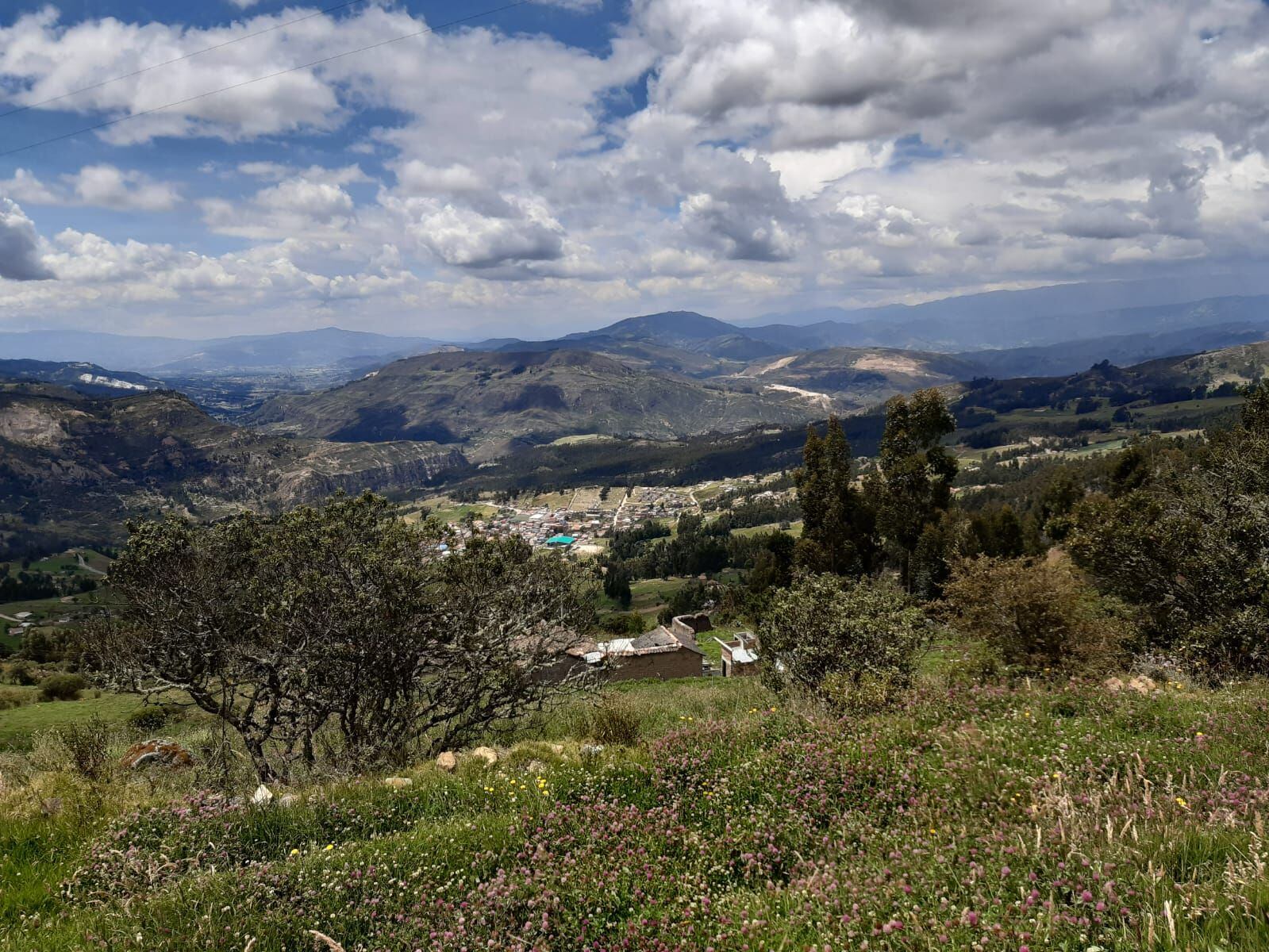 Habrá mesas técnicas para dialogar sobre titulo de tierras.  Foto: W Radio. 