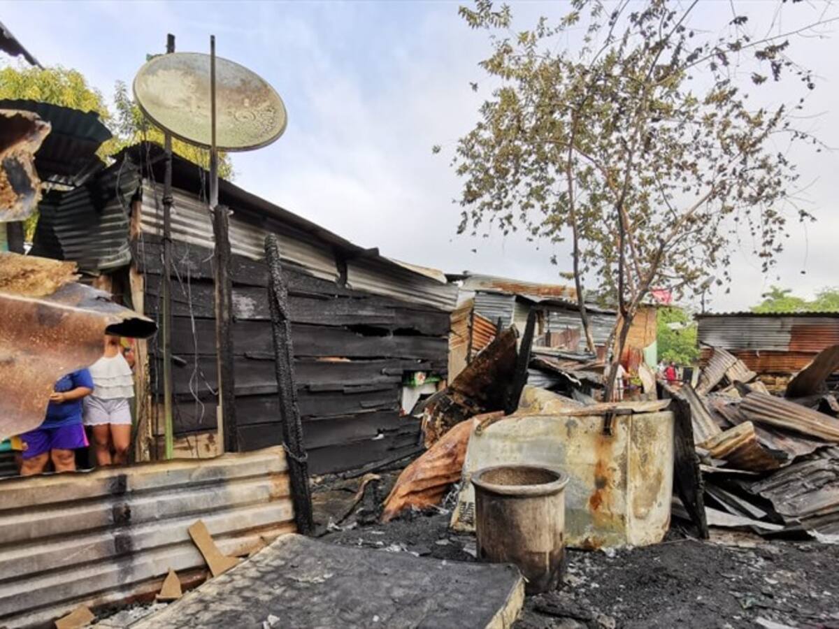 Incendio deja a más de 20 familias sin vivienda en el sur de Montería