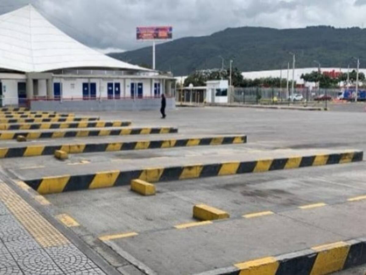 Paro camionero impacta ampliamente el acopio de pasajeros en terminales terrestres