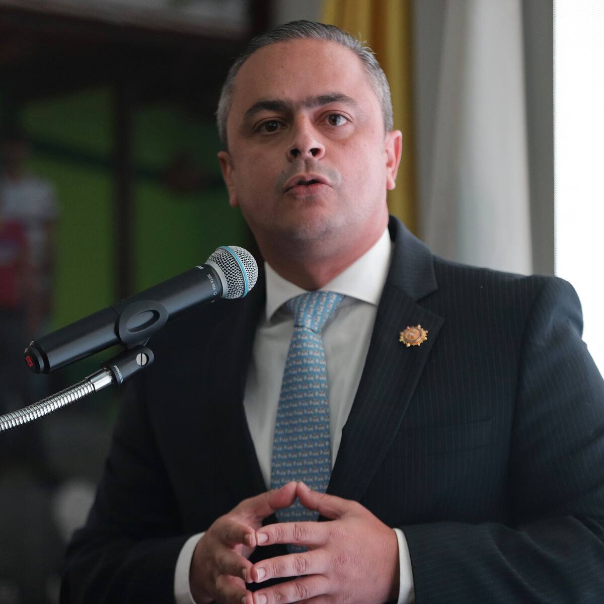 “No quiero convertir a Medellín en una gallera, un cuadrilátero de pelea”: Juan Camilo Restrepo, alcalde (e) de la ciudad