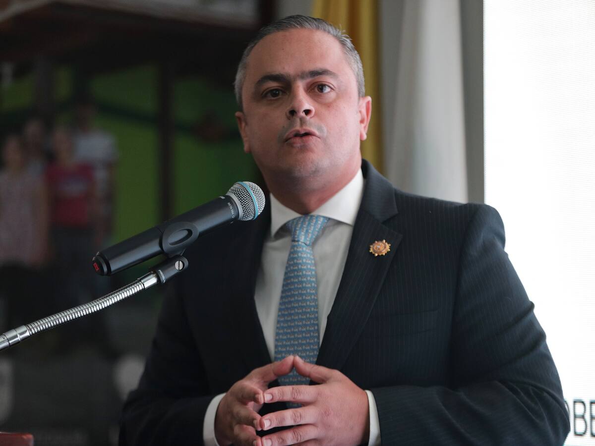 “No quiero convertir a Medellín en una gallera, un cuadrilátero de pelea”: Juan Camilo Restrepo, alcalde (e) de la ciudad