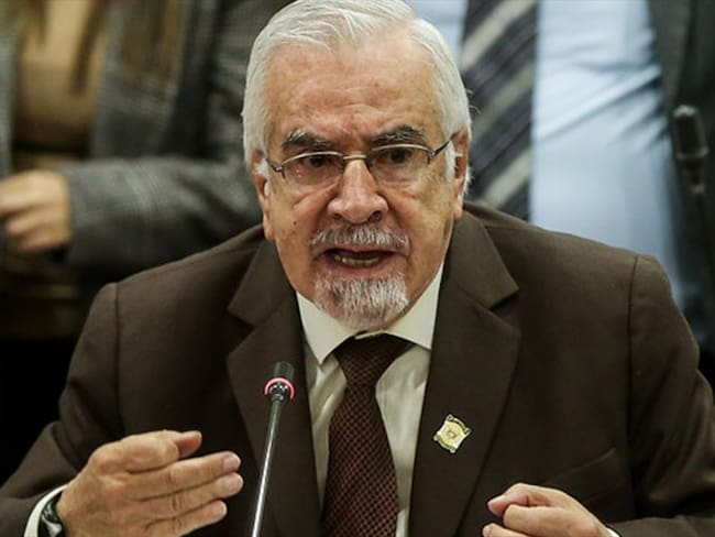 "Si usted no se le arrodilla al MinHacienda no consigue ni $200 pesos": Germán Navas